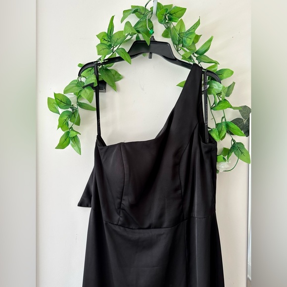 Hayley Paige Occasion dress Black size 14. Only worn twice. - Picture 2 of 5